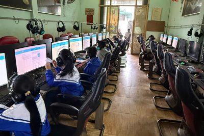 HỌC SINH THAM GIA CÁC CUỘC THI TRÊN INTETNET